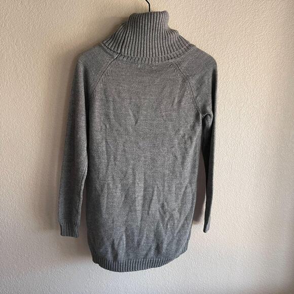 New York & Company Grey Turtle Neck Size Small - Picture 6 of 6